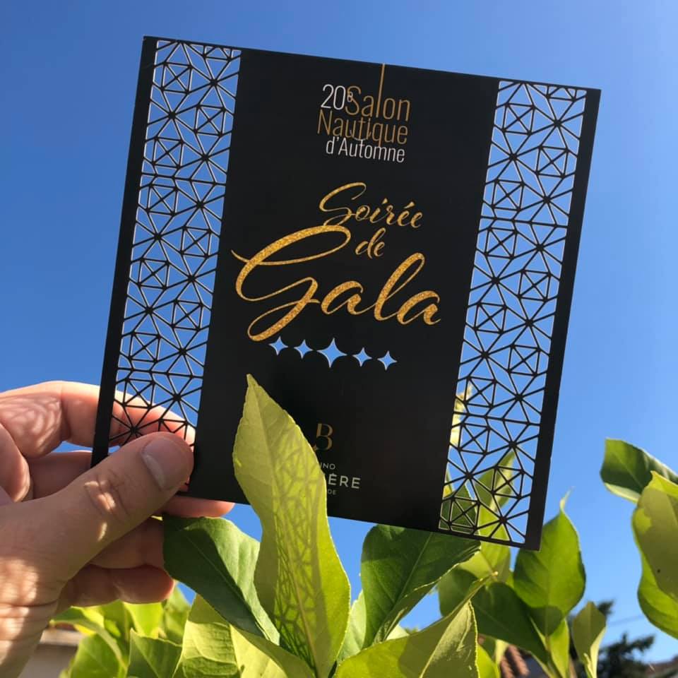 Flyer avec découpe laser pour événement